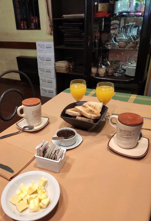 La Del Jamón Inn